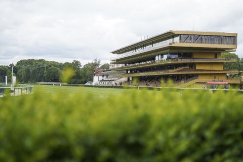 The new grandstand was designed by architect Dominique Perrault, who took his inspiration from galloping horses. 