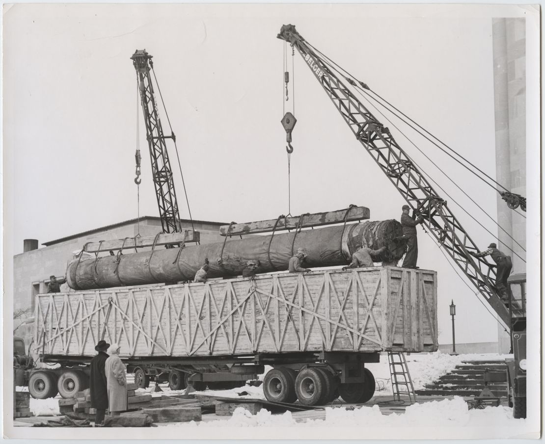 The "Panthéon de la Guerre" being delivered to the Liberty Memorial in Kansas City in 1957.