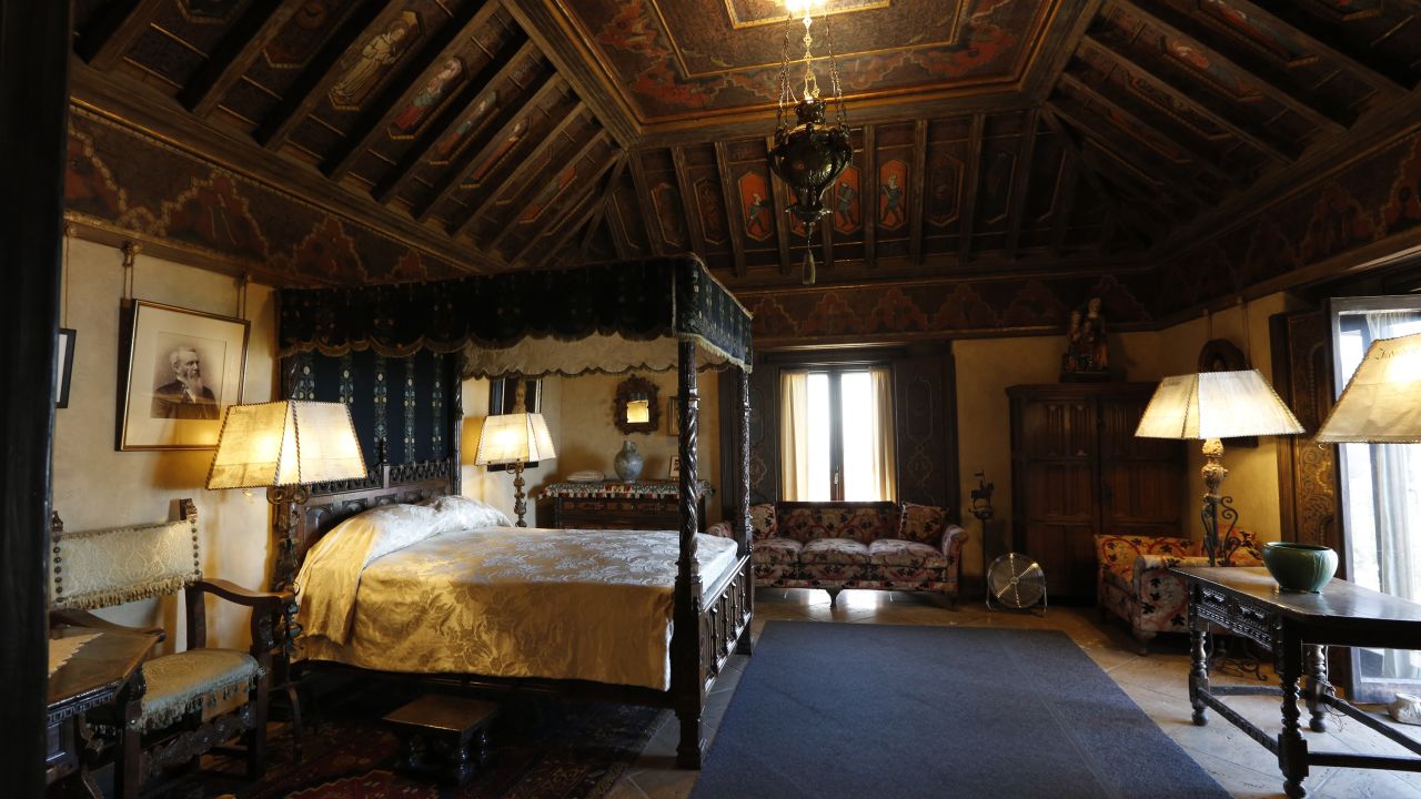 Hearst's bedroom in Casa Grande
