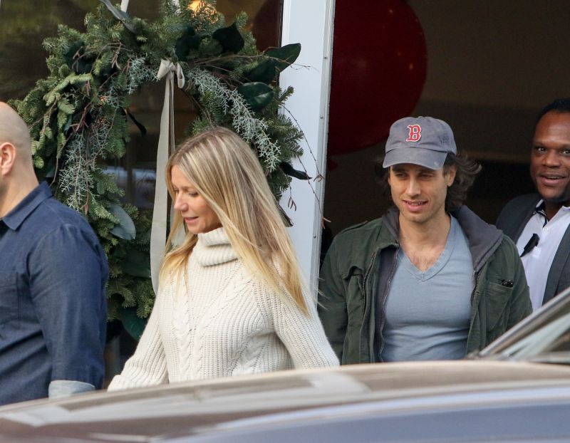 Brad falchuk top