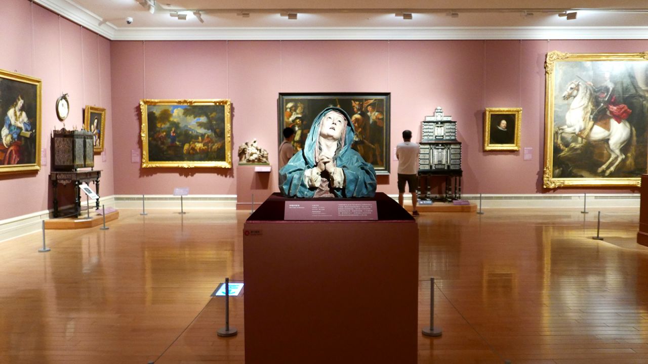 <strong>Fine Arts Hall: </strong>Chimei Museum showcases paintings from the 13th to 20th century, illustrating the evolution of Western art history.