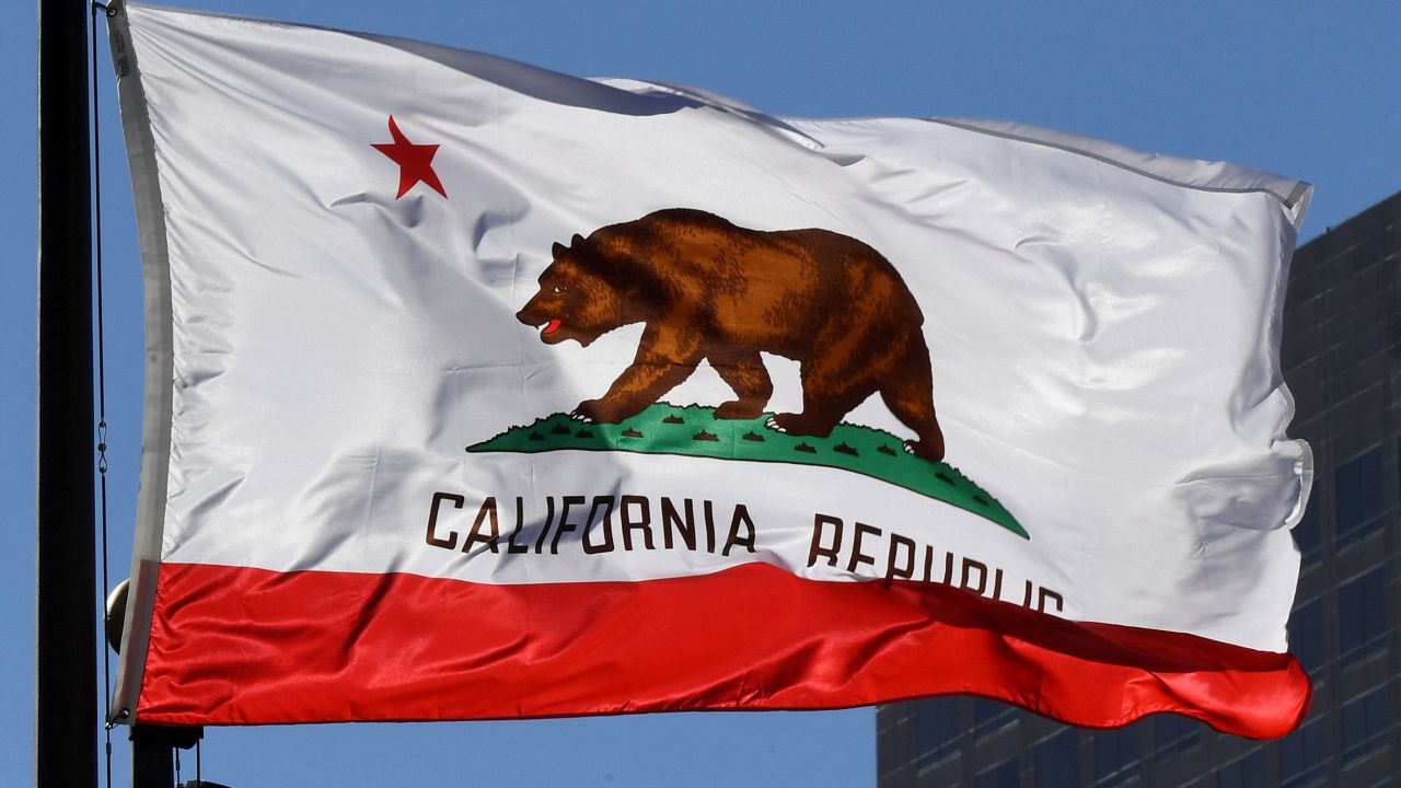 The California State flag flies beside a sign for its sister city Split outside City Hall, in Los Angeles, California on January 27, 2017.
A campaign by Californians to secede from the rest of the country over Donald Trump's election is gaining steam with suporters given the green light to start collecting signatures for the measure to be put to a vote.


 / AFP / Mark RALSTON        (Photo credit should read MARK RALSTON/AFP/Getty Images)