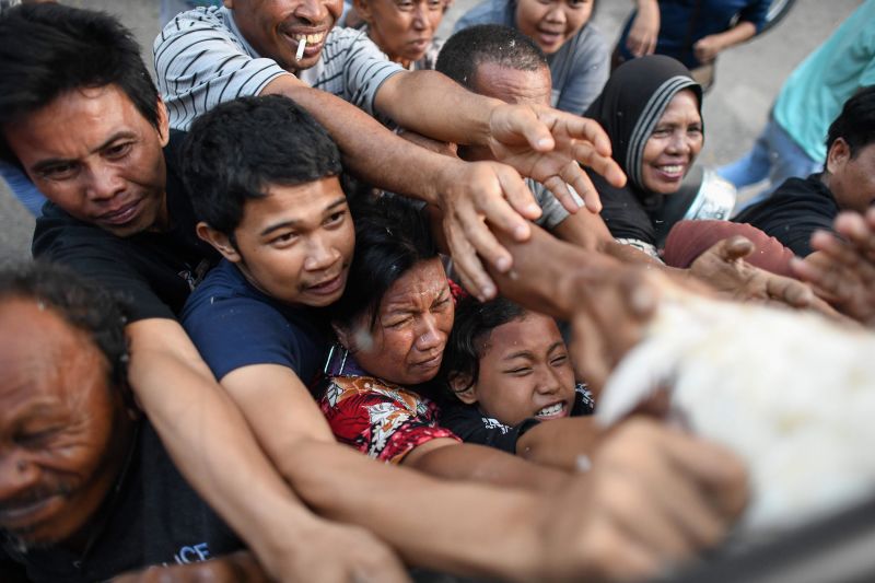 Indonesia Tsunami And Earthquake: Rescuers Race To Aid Victims As Death ...