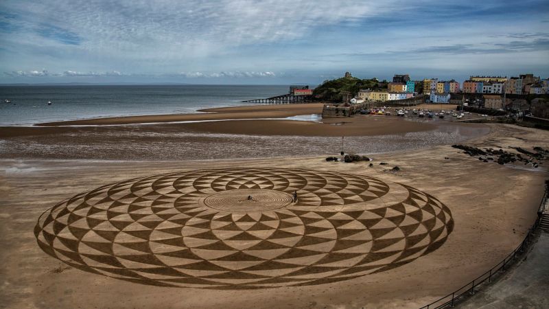 Sand art in Britain: Let's draw this mystery to a close