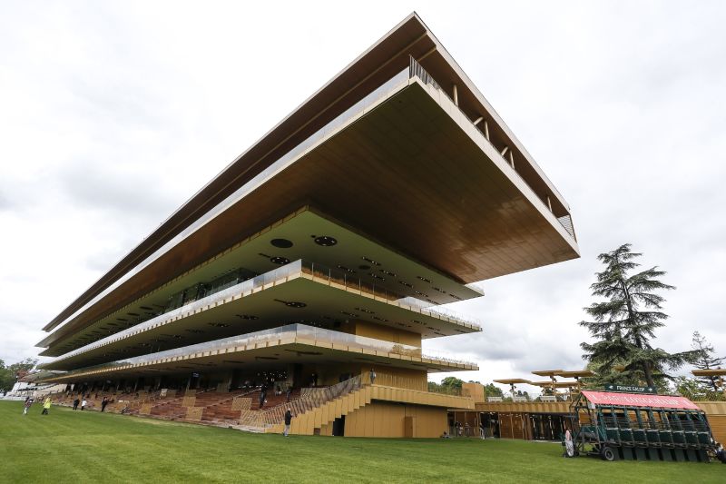 Longchamp grandstand discount