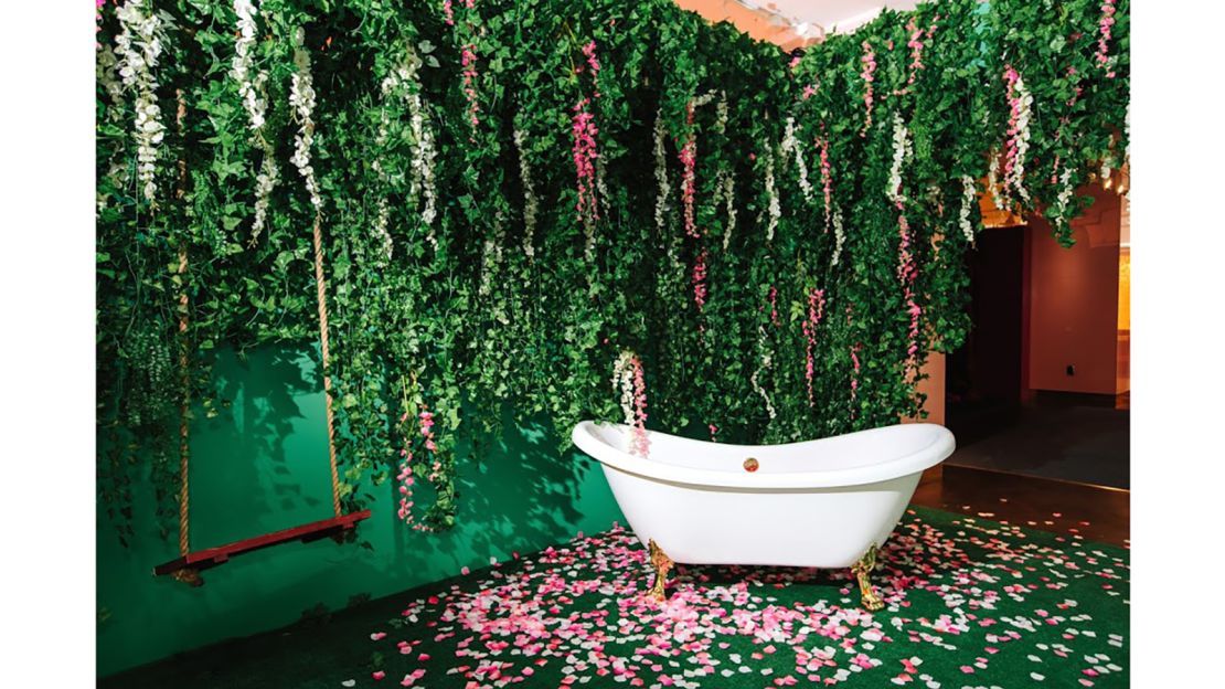 One of the bath tubs inside Rosé Mansion.