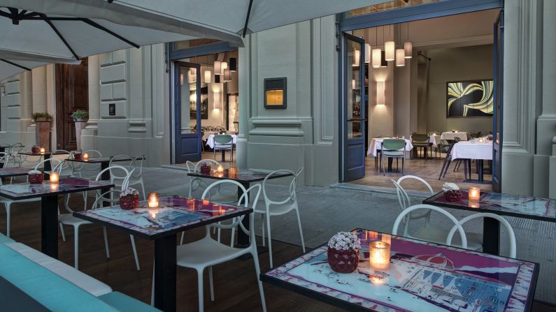 <strong>Hotel Savoy (Florence):</strong> This city center hotel overlooks the cafes of Piazza della Repubblica and is walking distance from the Duomo, Palazzo Strozzi, the boutiques of Via Tornabuoni and the San Lorenzo market.