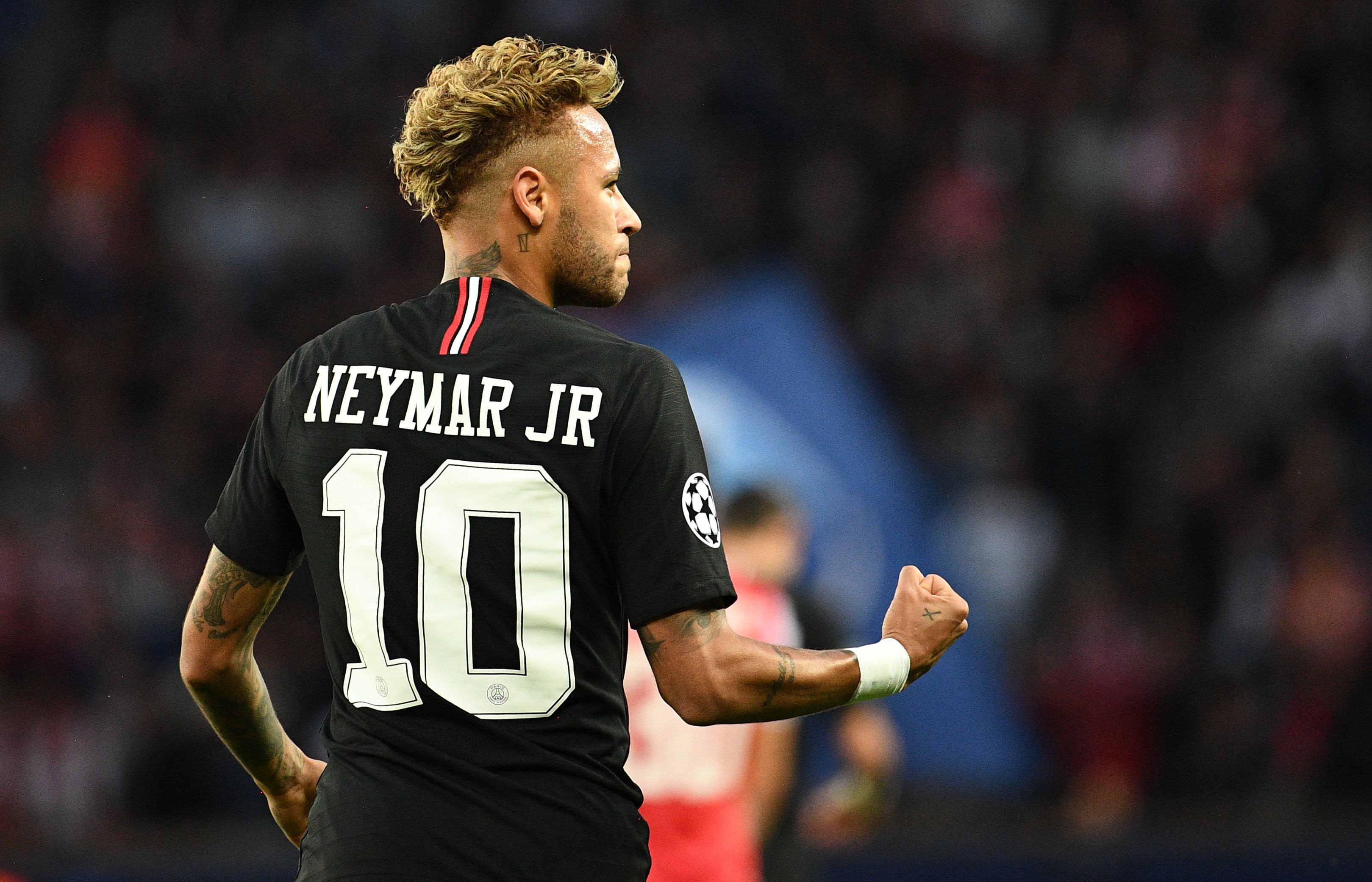 Neymar turns on style with hat-trick as PSG beat Red Star 6-1