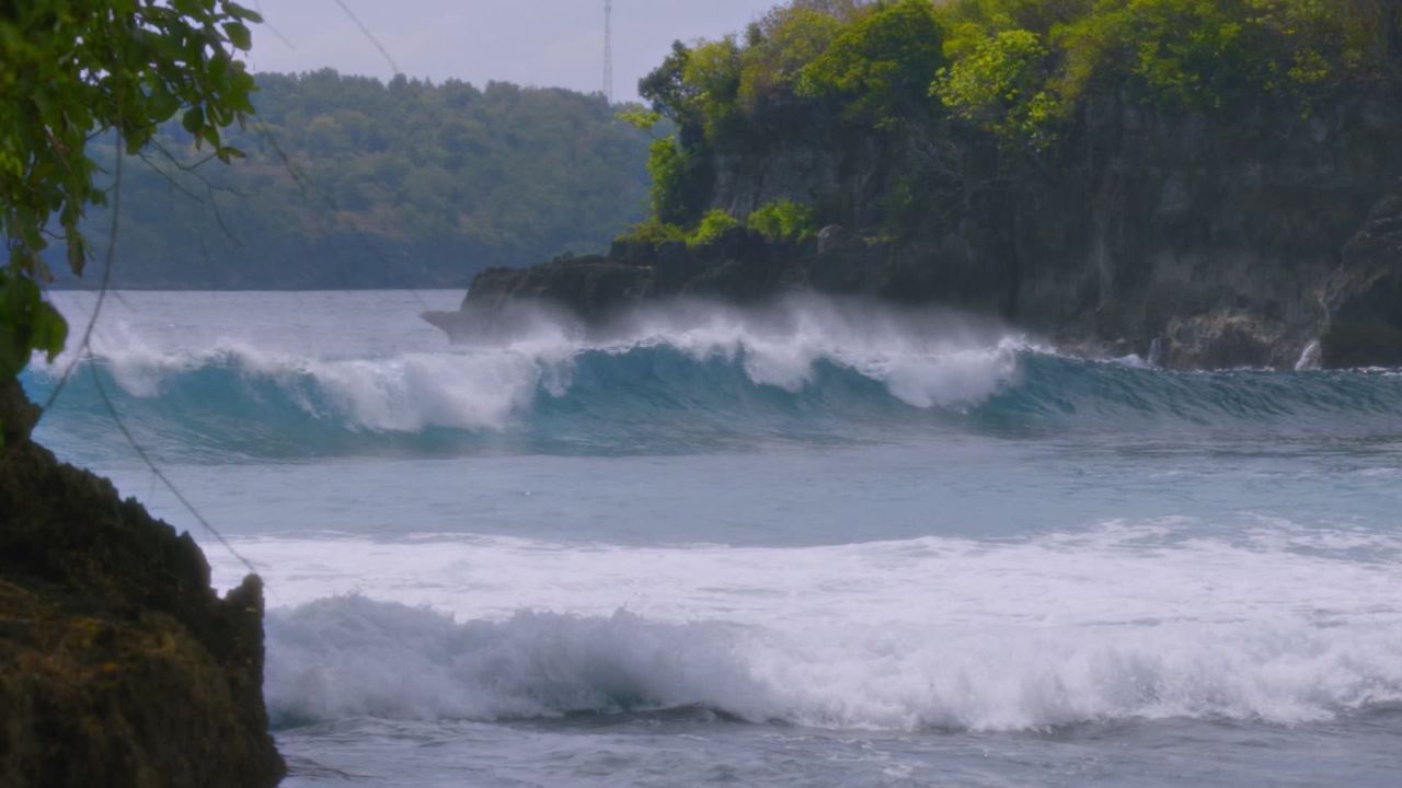 Bourdain Indonesia Travel Minute Pics 3:4