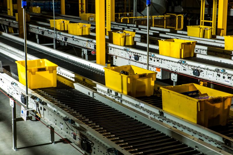 Amazon top conveyor belt