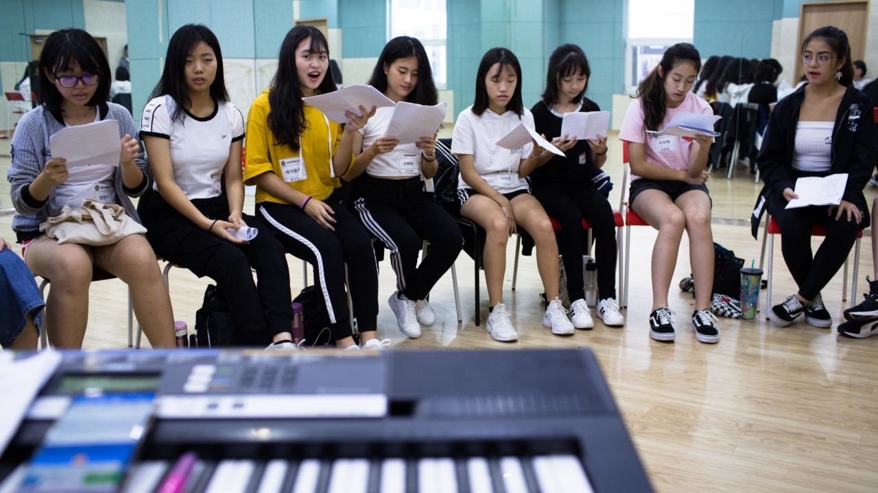 From a very young age, future K-pop idols have to follow a harsh training regime. This group is preparing for a crucial audition in front of record label executives.