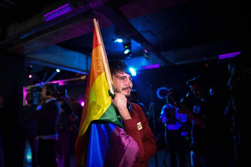 Romania vote to ban same-sex marriage fails on low turnout