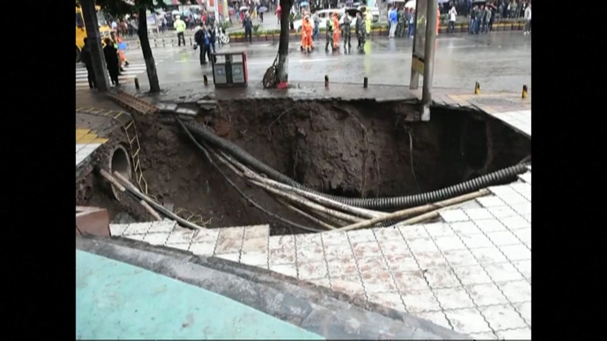 Giant Sinkhole Destroys City