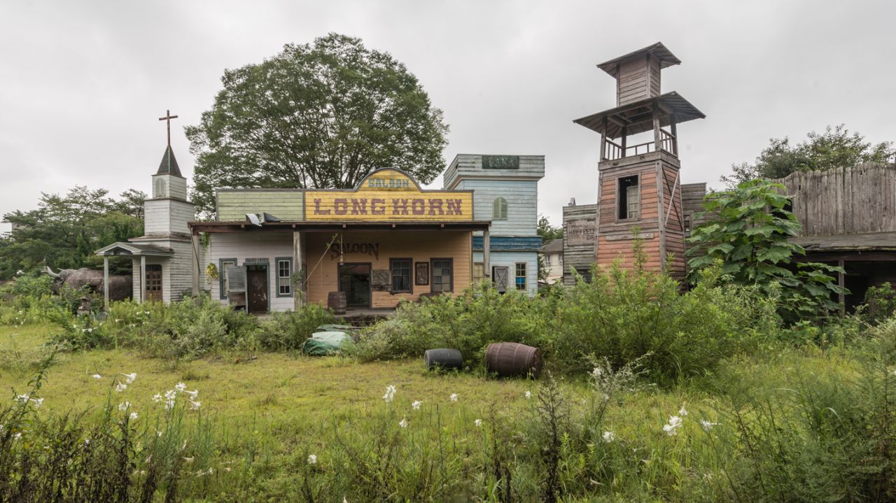 <strong>Hard to research:</strong> Before his visit, Veillon tried to research the theme park. "It's hard to find additional and specific information," he says. "I think the park is more famous now that it's abandoned, than during its glorious days."