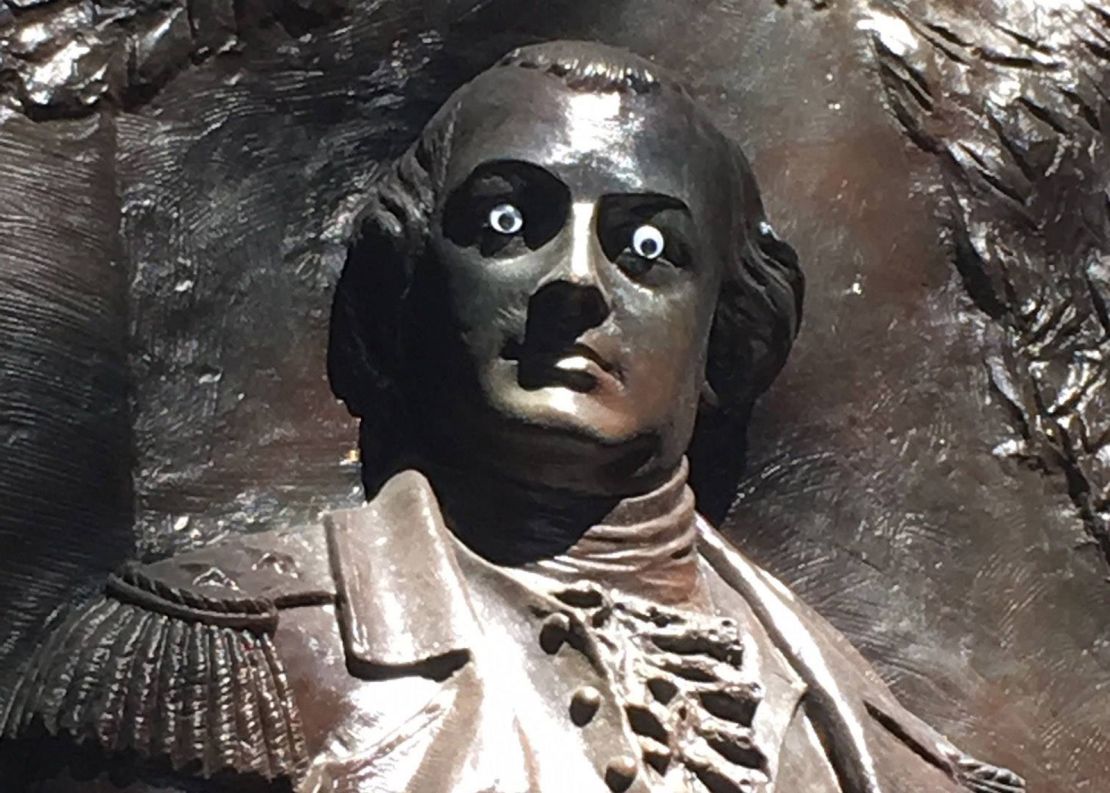 01 Googly eyes Savannah Statue Nathanael Greene trnd