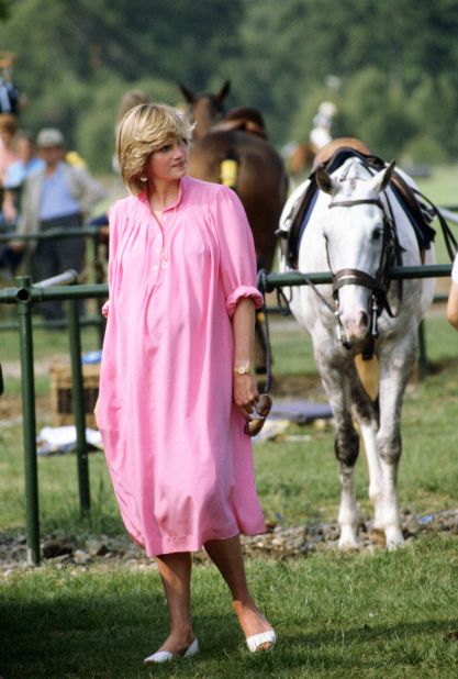 Diana pregnant at Polo in Windsor.