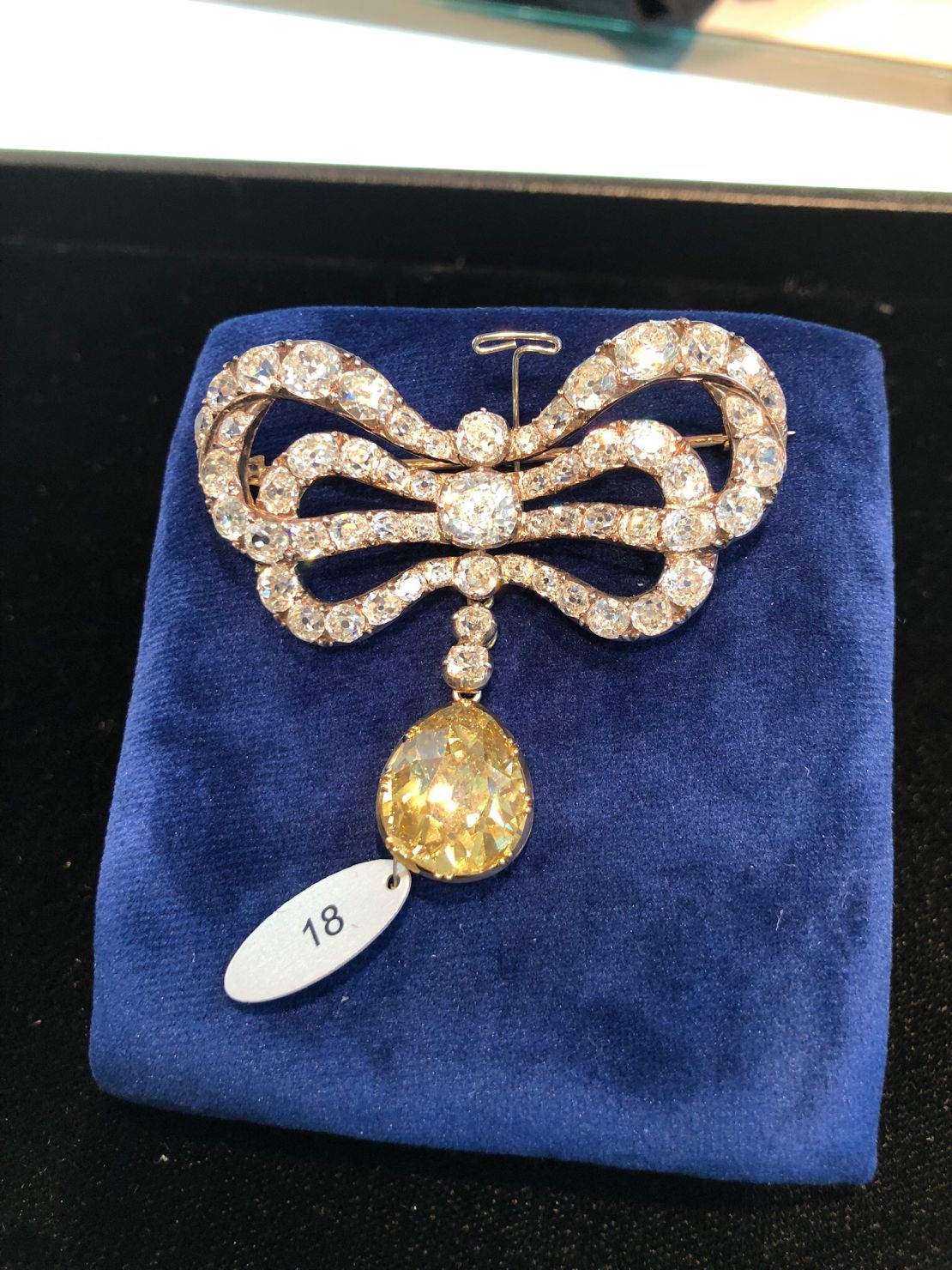 A diamond double ribbon bow brooch, also once owned by Marie Antoinette, sold for more than $2.1 million.