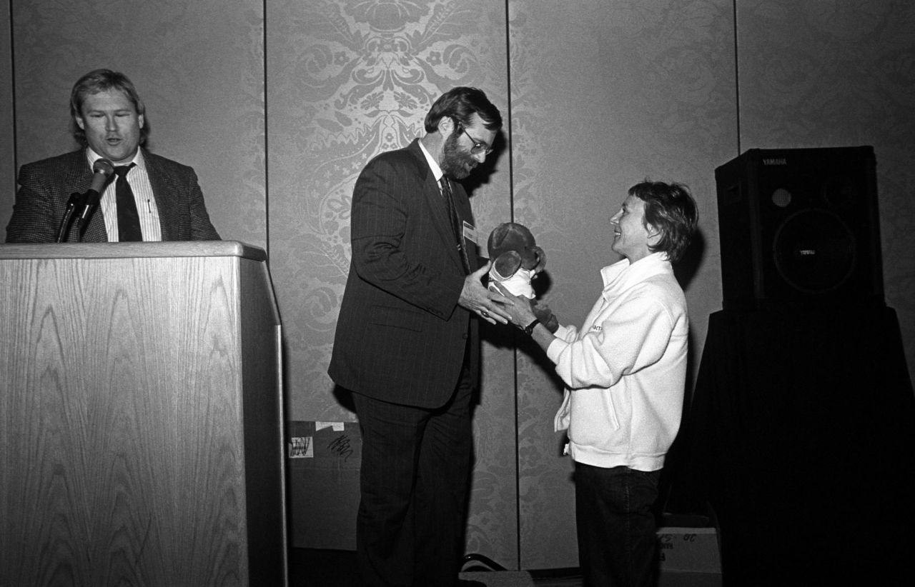 Tech journalist John Dvorak, left, with Paul Allen, center, and Esther Dyson from EDventure Holdings, right, at the annual PC Forum in Palm Springs, California in March 1989.