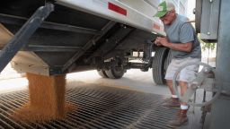 BLACKSTONE, IL - JUNE 13:  Farmer John Duffy unloads soybeans at a Ruff Bros. Grain elevator on June 13, 2018 in Blackstone, Illinois. U.S. soybean futures plunged today with renewed fears that China could hit U.S. soybeans with retaliatory tariffs if the Trump adminstration follows through with threatened tarrifs on Chinese goods.   (Photo by Scott Olson/Getty Images)