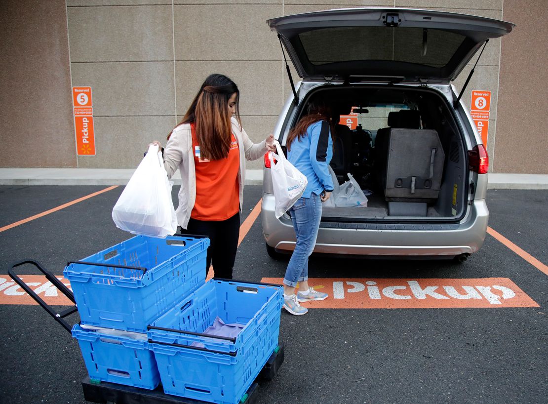 Walmart will offer curbside pickup at 3,100 stores by the end of 2019.