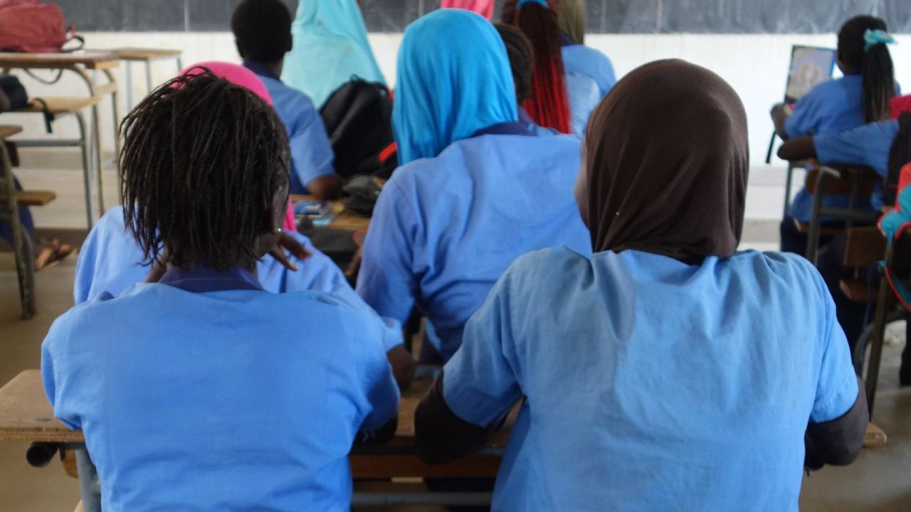 Highschoolgirlsex - Female students in Senegal's schools sexually exploited by teachers, HRW  says | CNN