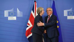BRUSSELS, BELGIUM - OCTOBER 17:  (R) European Commission President Jean-Claude Juncker shakes hands with British Prime Minister Theresa May as she arrives for a bilateral meeting during Euro Summit on October 17, 2018 in Brussels, Belgium. During the October EU Council Meeting British Prime Minister, Theresa May, will address the assembled 27 EU Leaders on the progress of Brexit negotiations prior to an Article 50 working dinner. The 27 will also meet to discuss negotiations on the deepening of the Economic and Monetary Union, Migration and Internal Security.  (Photo by Pier Marco Tacca/Getty Images)