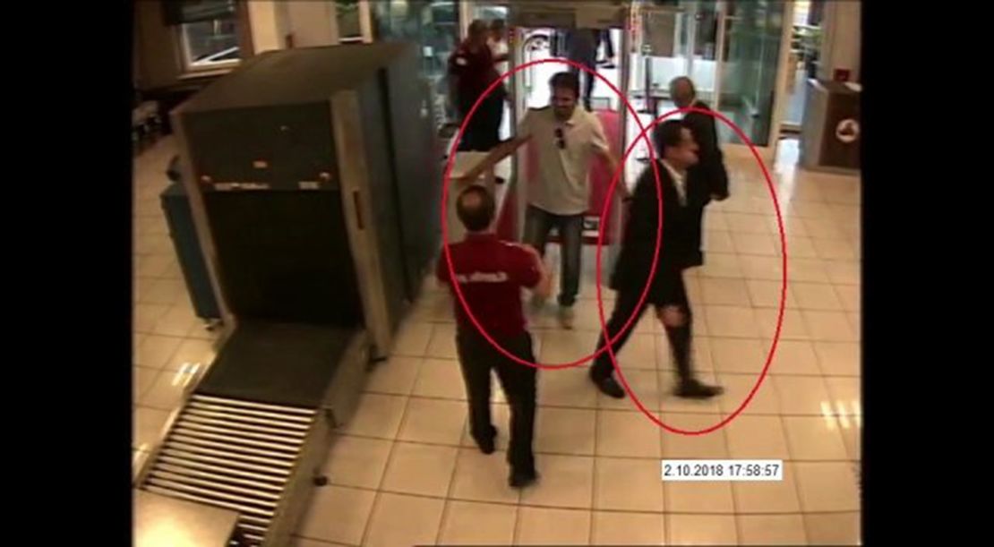 This image purports to show Mutreb arriving at Istanbul's Ataturk airport at 5:58 p.m.