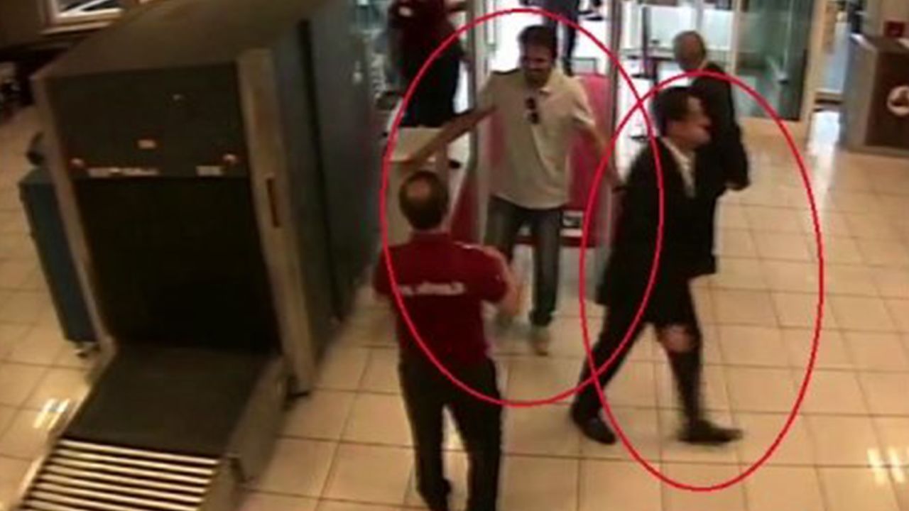 This image purports to show Mutreb arriving at Istanbul's Ataturk airport at 5:58 p.m.