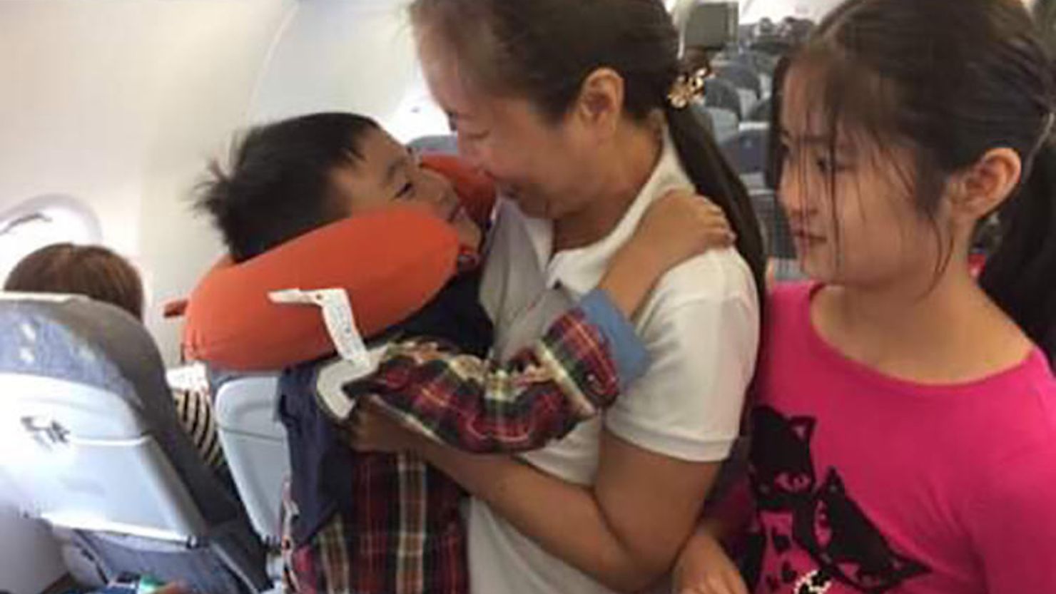 A photo published by the Committee to Protect Journalists (CPJ) purportedly shows Nguyen and her two children on a flight bound for the US. 