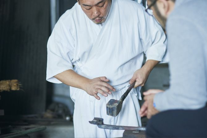 Shimojima and his assistants dress all in white, a symbol of purity designed to keep negative forces at bay. 