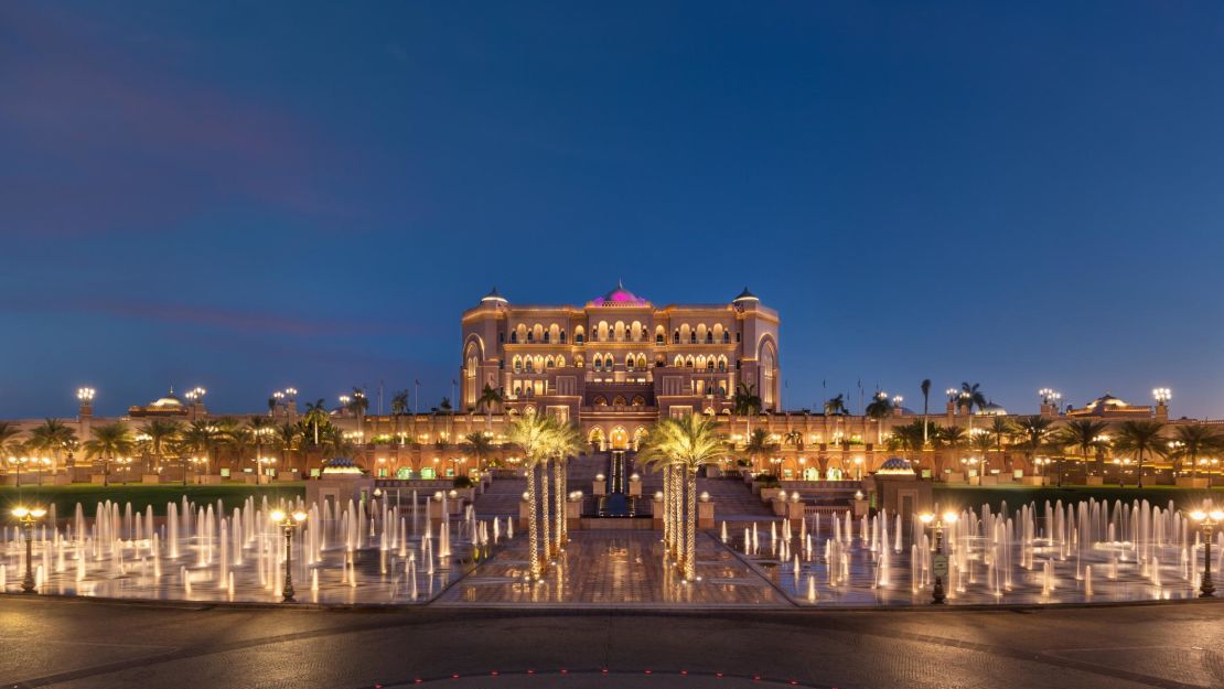 The Emirates Palace stretches more than one kilometer from east to west.