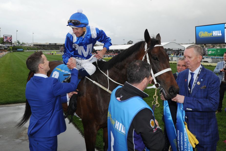 Winx secured back-to-back Cox Plate victories in 2016. She also claimed successive Australian Champion Racehorse of the Year awards. 