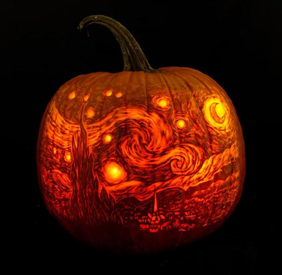 Pumpkin carving inspired by Van Gogh's "The Starry Night" (1889). 