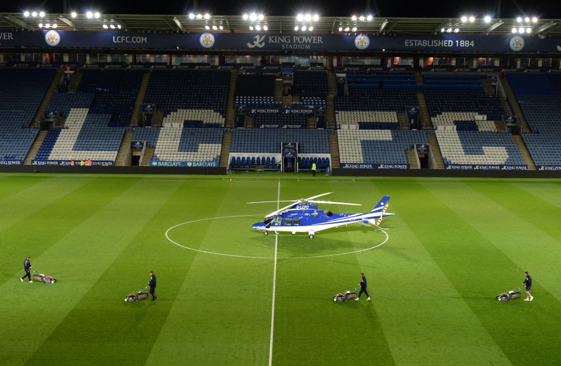 A helicopter reportedly owned by Vichai Srivaddhanaprabha, the owner of Leicester City football club lands on the pitch after the English Premier League football match between Leicester City and Chelsea in 2015.