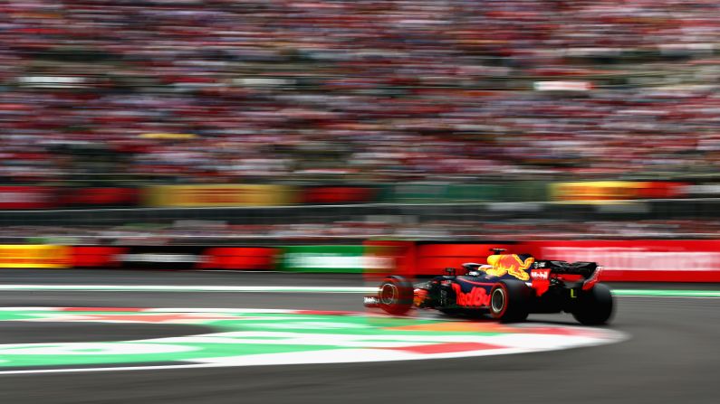 Daniel Ricciardo turns a corner during the Formula One race in Mexico City on Sunday, October 28.