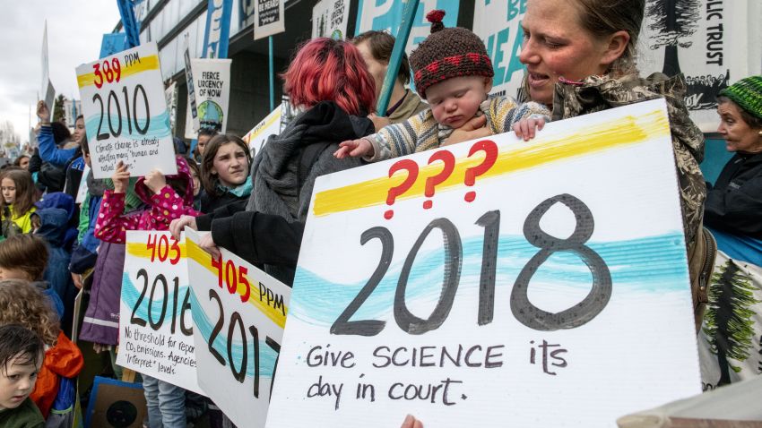 Supporters of kids suing the federal government over climate change gathered outside a courthouse in Eugene, Oregon on Monday to demand that the case goes to trail.