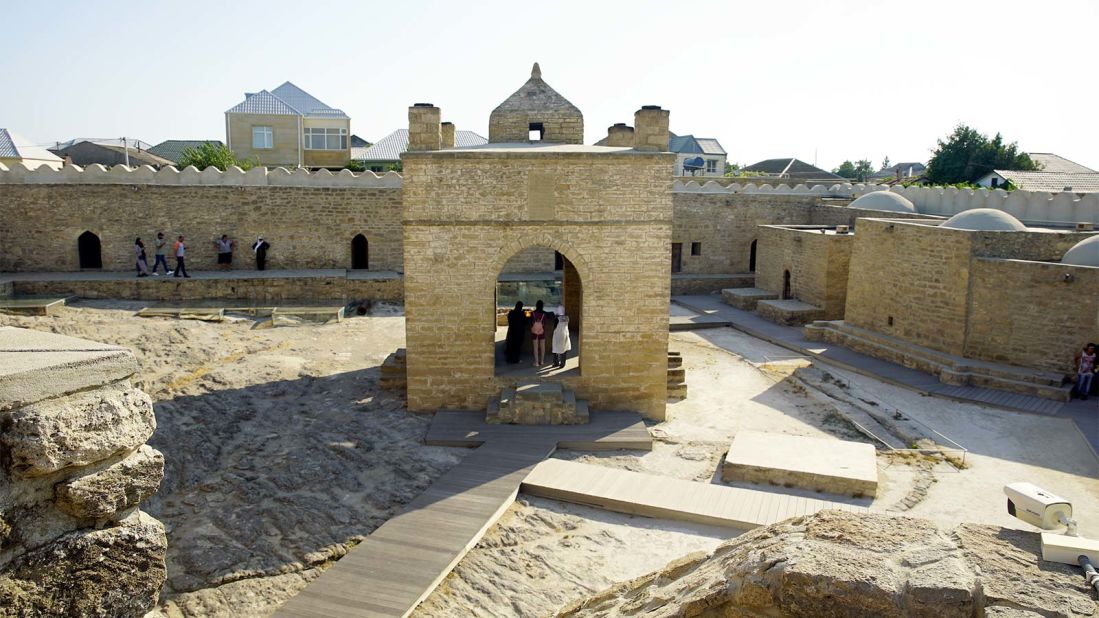 <strong>Ateshgah Fire Temple:</strong> Built in the 17th and 18th century by Indian settlers, Ateshgah Fire Temple is built on top of a natural gas vent. 