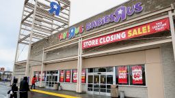toy industry troubles toys r us