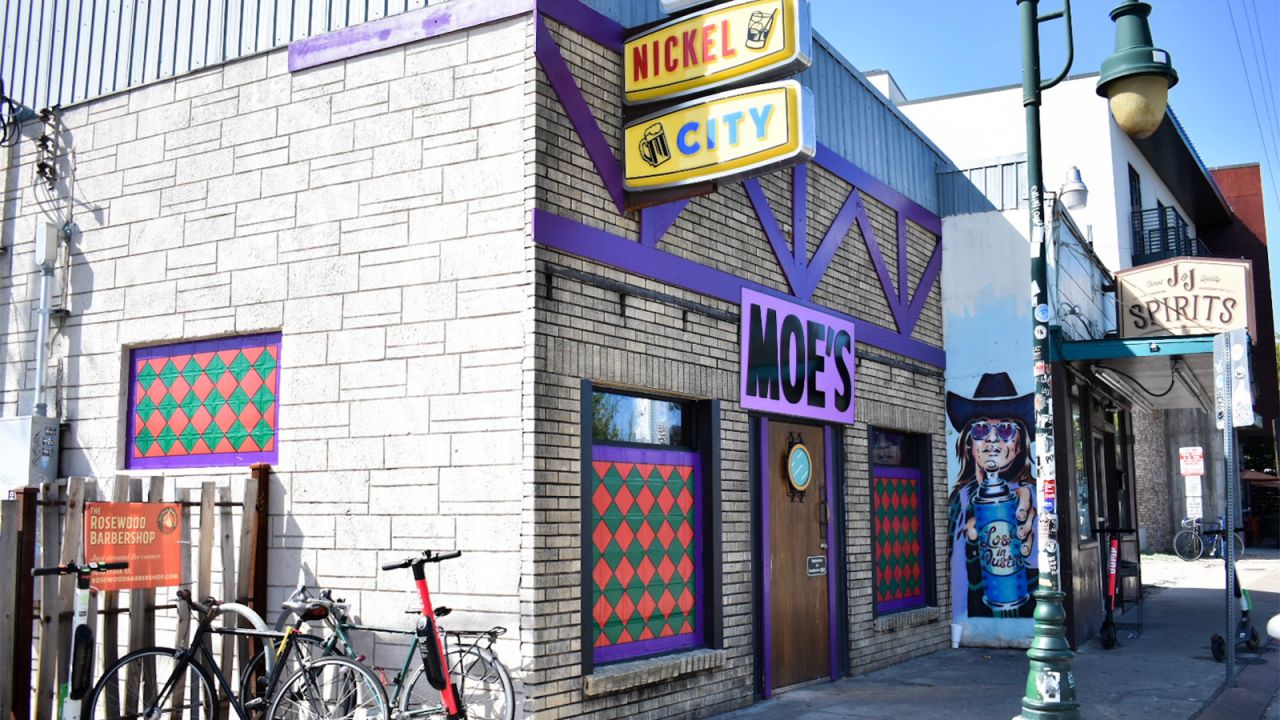 Austin, Texas, bar transforms into Moe's Tavern from 'The Simpsons' | CNN