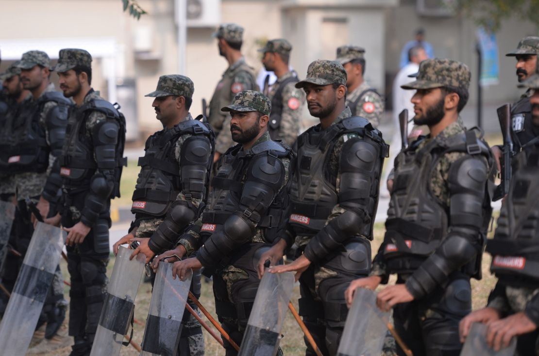 Pakistani paramilitary soldiers stand guard outside the Supreme Court building in Islamabad on October 31, 2018.