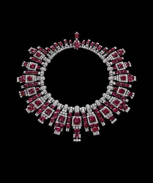 This 20th century necklace was created in France in 1937 for Maharaja Digvijaysinhji of Nawanagar, making the most of a remarkable collection of Burmese rubies amassed by his predecessor, who was a friend of the legendary jeweler Jacques Cartier. Following Indian independence in 1947, Cartier bought the piece and altered the original design to better suit a woman. It was subsequently bought and worn by Mrs. Loel Guinness at Truman Capote's Black and White Ball in 1966.