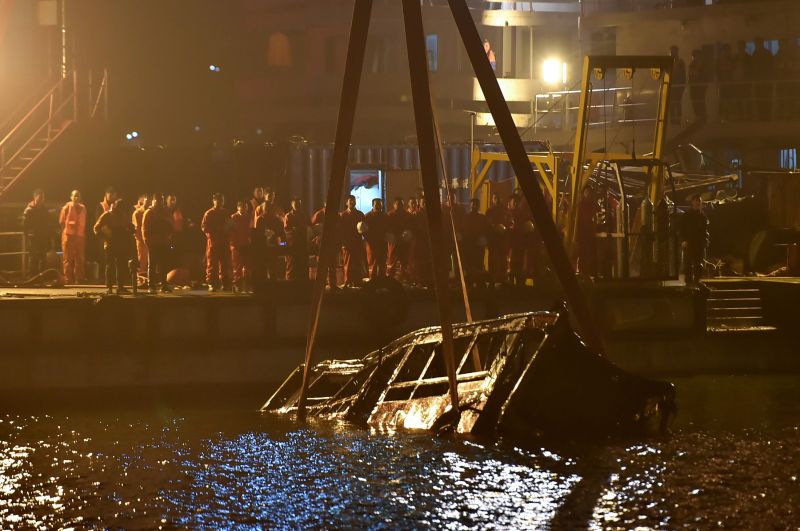 China Bus Plunges Off Bridge Killing 15 After Woman Attacks Driver | CNN