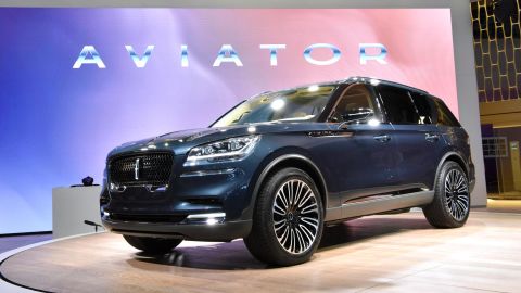 A preview version of the Lincoln Aviator was unveiled at the New York Auto Show.