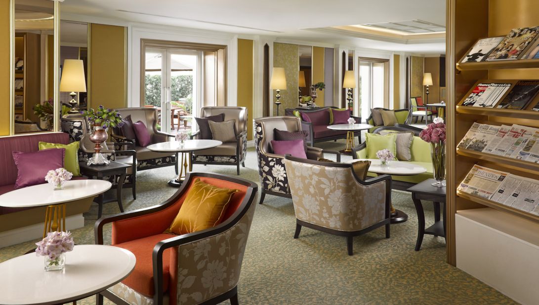 <strong>Club Lounge: </strong>The hotel's Dusit Club Lounge offers complimentary snacks and drinks. 