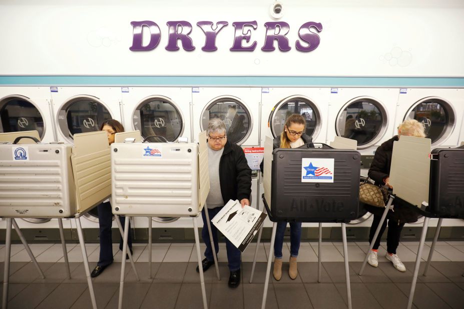 People vote at the Sunueva Laundromat in Chicago.