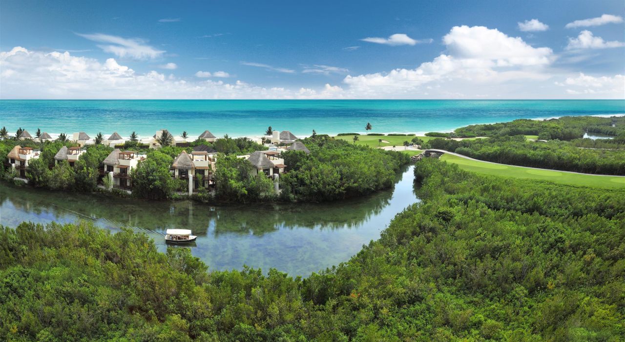 Fairmont Mayakoba is AAA Five Diamond property. It offers 401 guest rooms (including 34 suites).