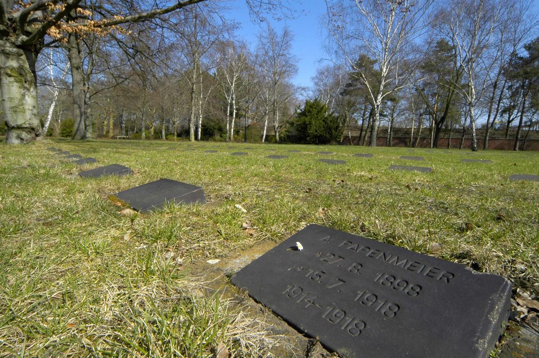 World War I graves at Columbiadamm Cemetery, Berlin 