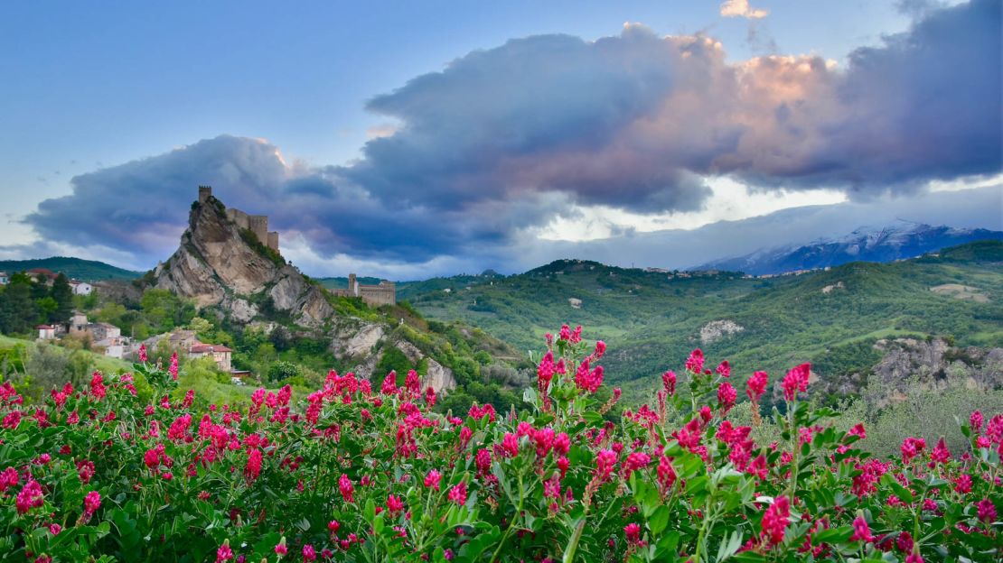 Roccascalegna is a peaceful haven.