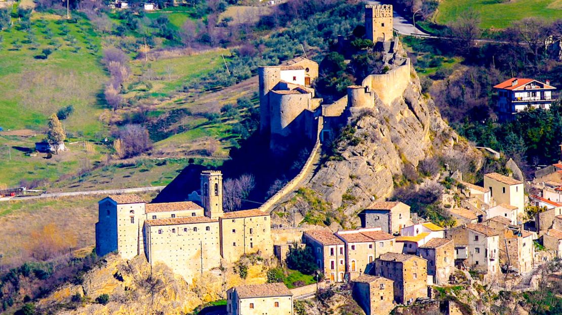 Italy castle tz