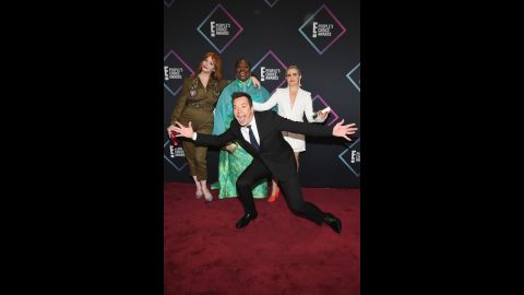 Christina Hendricks, Retta and Mae Whitman get photobombed by Jimmy Fallon 
